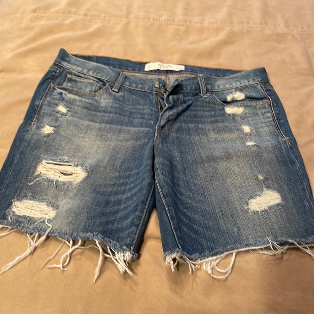 Abercrombie bermudas size 10